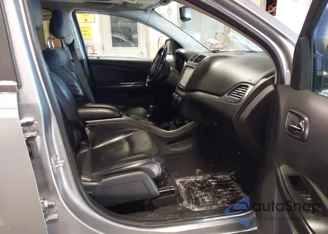 2016 Dodge Journey Crossroad Plus z USA, uszkodzony, nr VIN 3C4PDDGG0GT117300